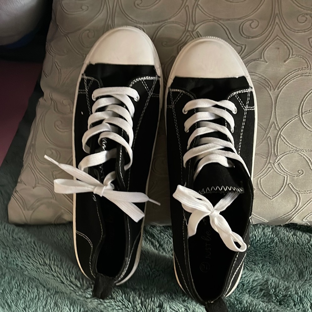 Size 10 black shoes slightly used